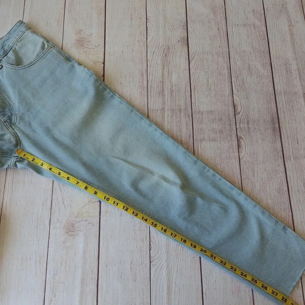 ASOS DESIGN tapered jeans sz 32